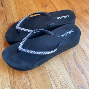 Wedge type flip flops